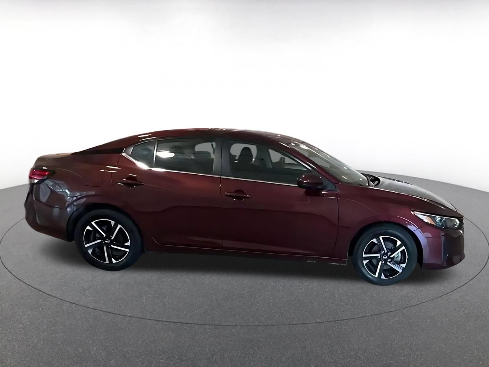 Used 2025 Nissan Sentra SV FWD image 10