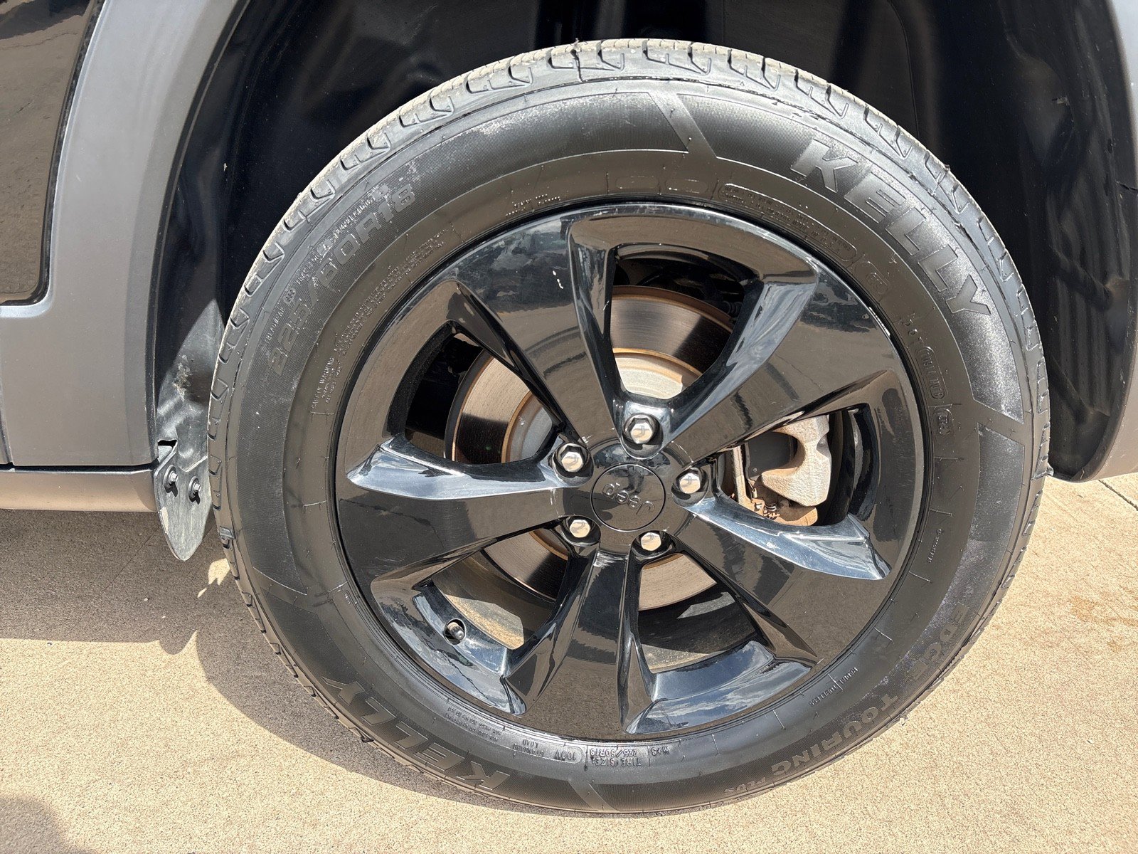 Used 2021 Jeep Cherokee Latitude Plus AWD/4WD image 11