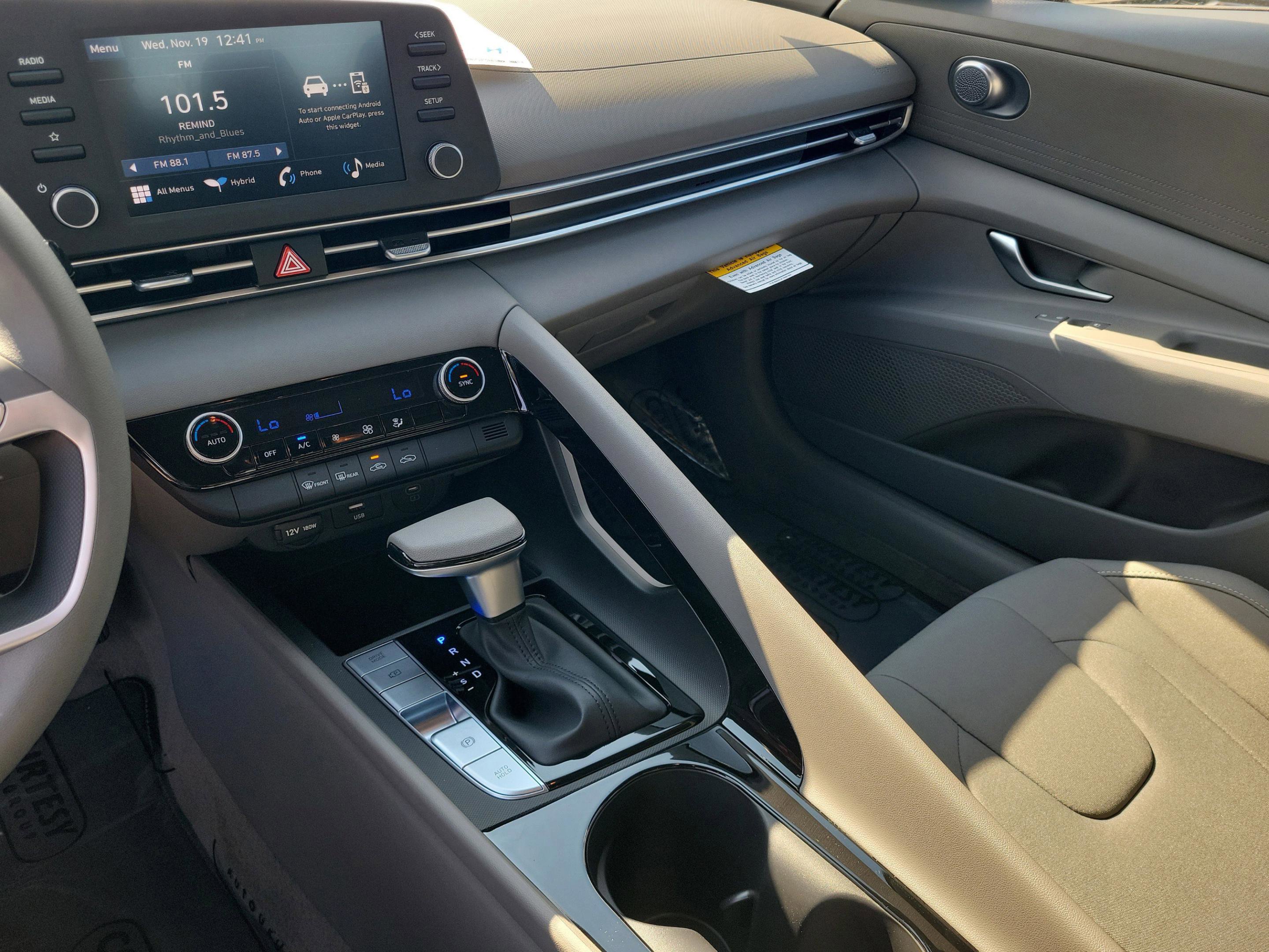 New 2026 Hyundai Elantra Blue image 24