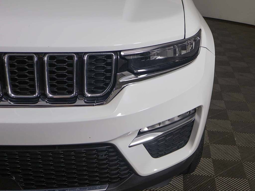 Used 2022 Jeep Grand Cherokee Limited AWD/4WD image 16