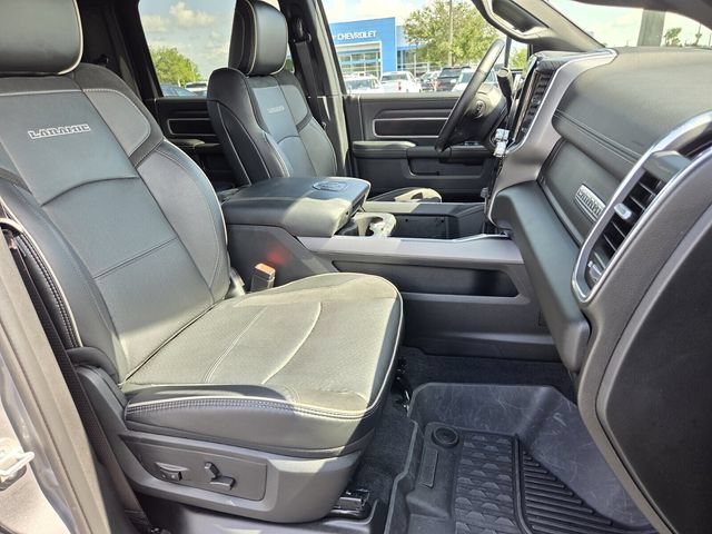 Used 2024 RAM 3500 Laramie w/ Sport Appearance Package AWD/4WD image 18
