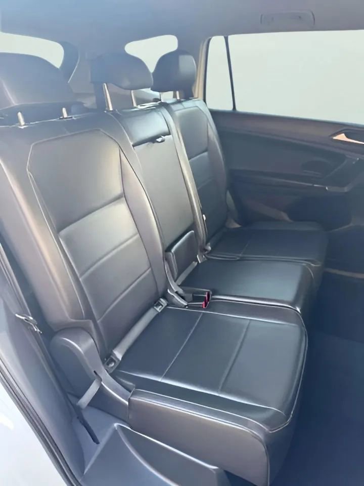 Used 2020 Volkswagen Tiguan SEL image 40