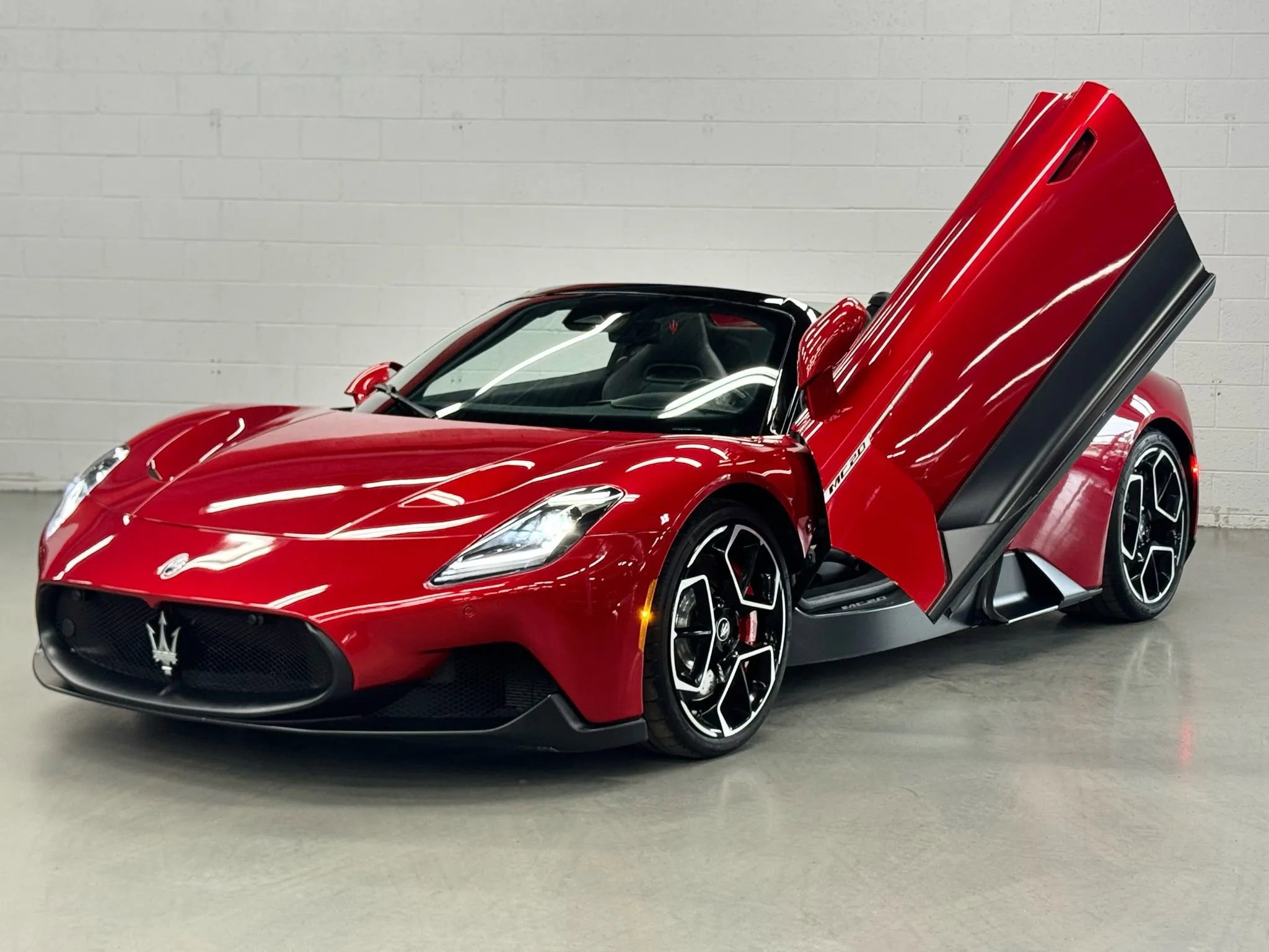 Used 2023 Maserati MC20 Spyder image 38