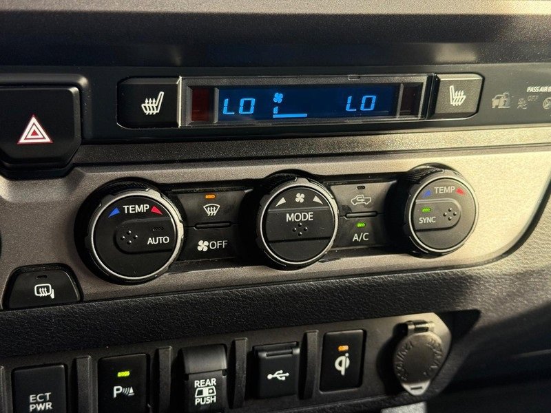 Used 2022 Toyota Tacoma TRD Sport w/ TRD Premium Sport Package image 19