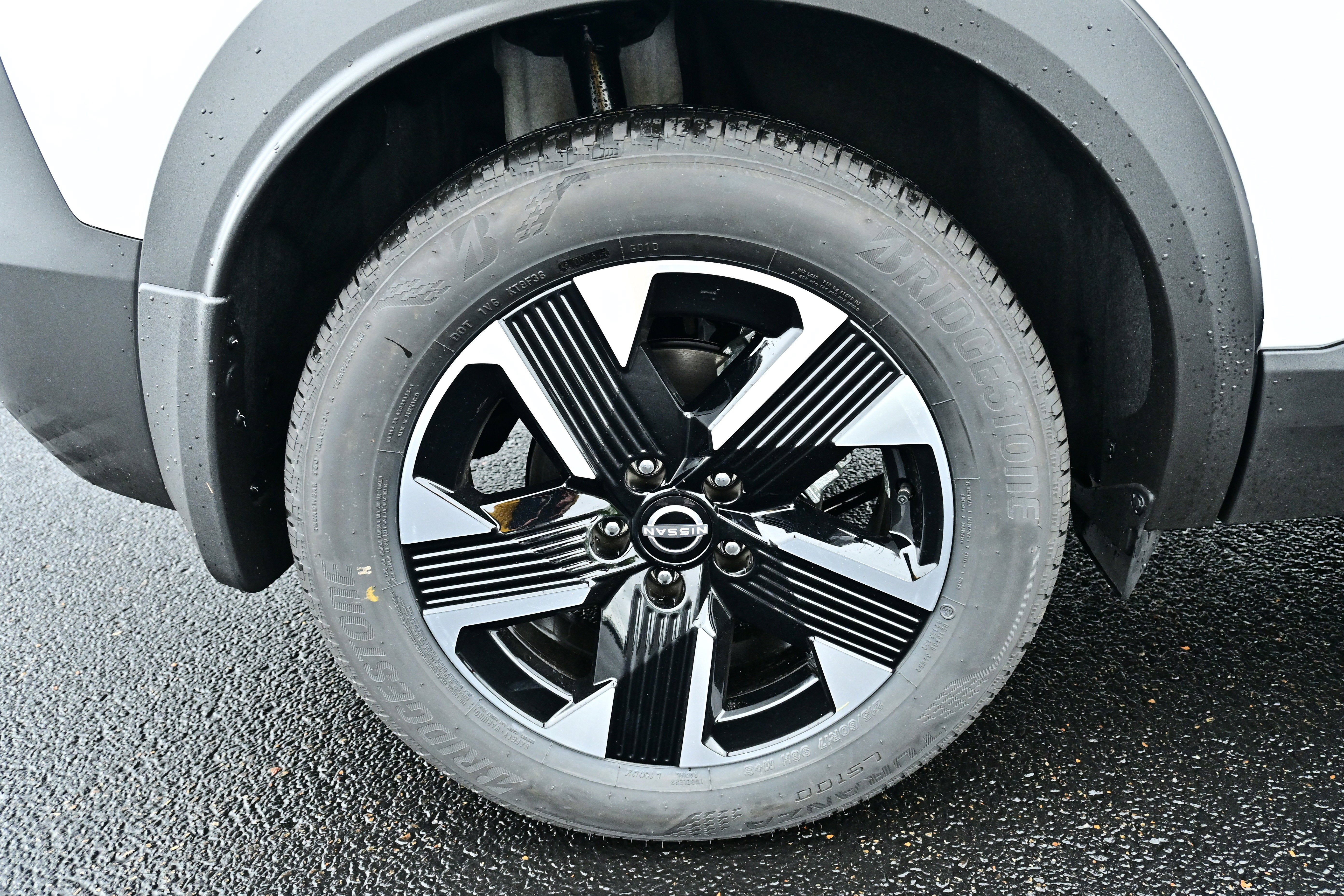New 2026 Nissan Kicks SV w/ SV Premium Package AWD/4WD image 9