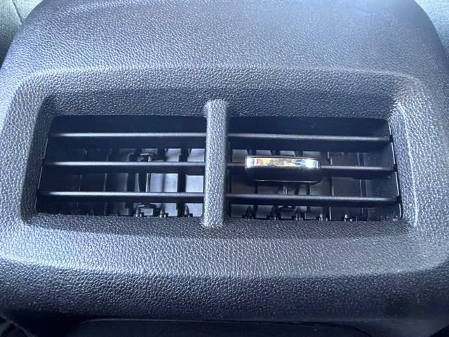 Used 2020 Chevrolet Equinox LS FWD image 16
