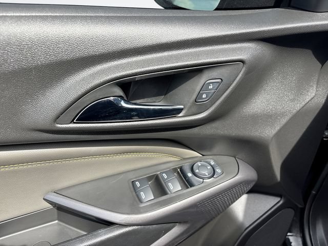 Used 2025 Chevrolet Trax ACTIV w/ Sunroof Package FWD image 13