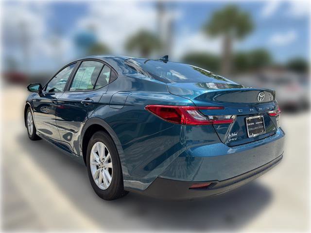 Used 2025 Toyota Camry LE image 6