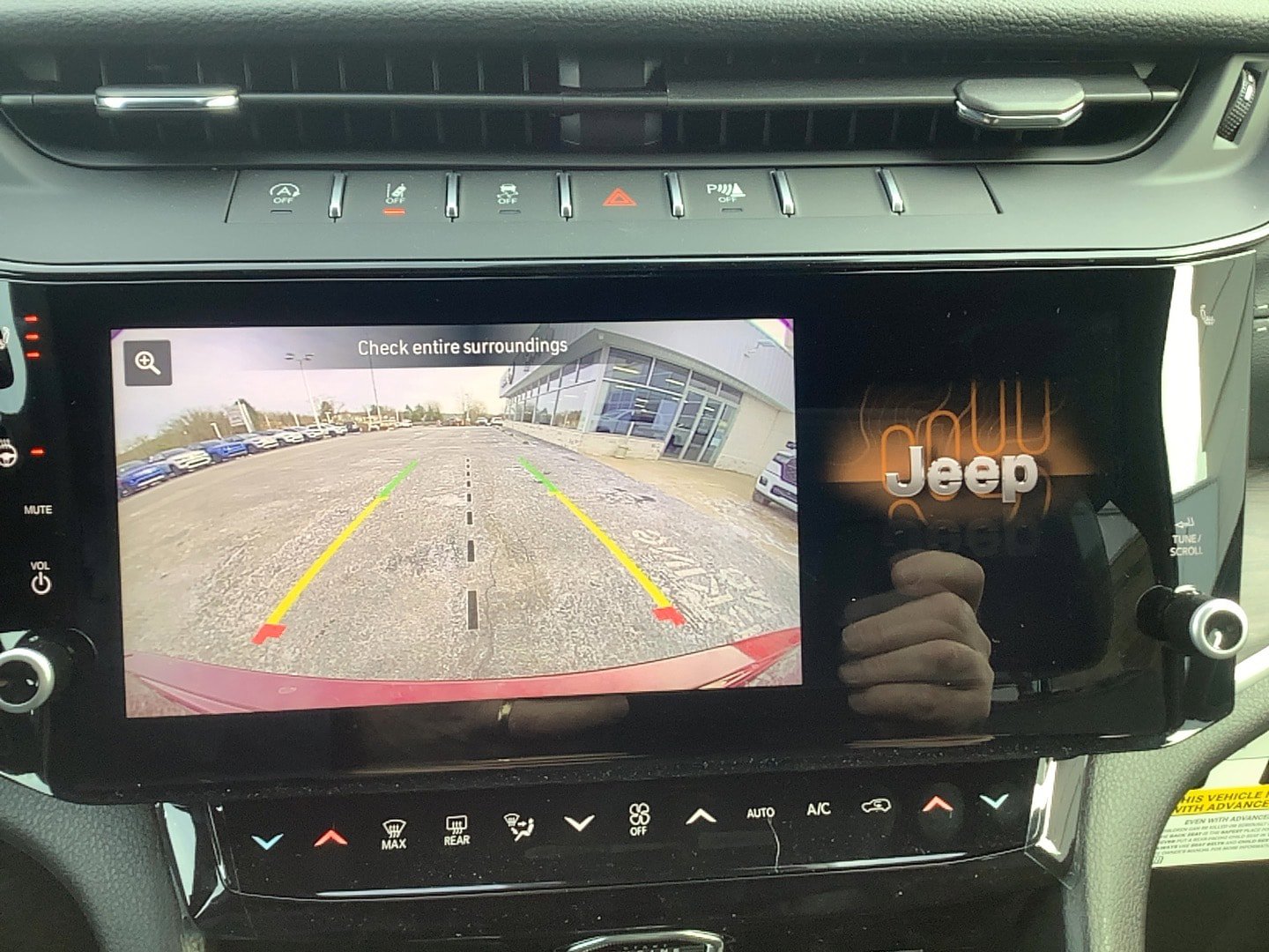 New 2026 Jeep Grand Cherokee Altitude image 14