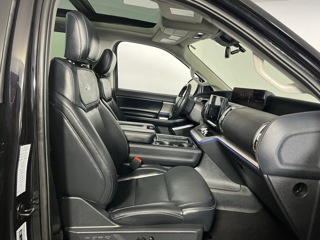 Used 2025 Ford Expedition Max Platinum image 30