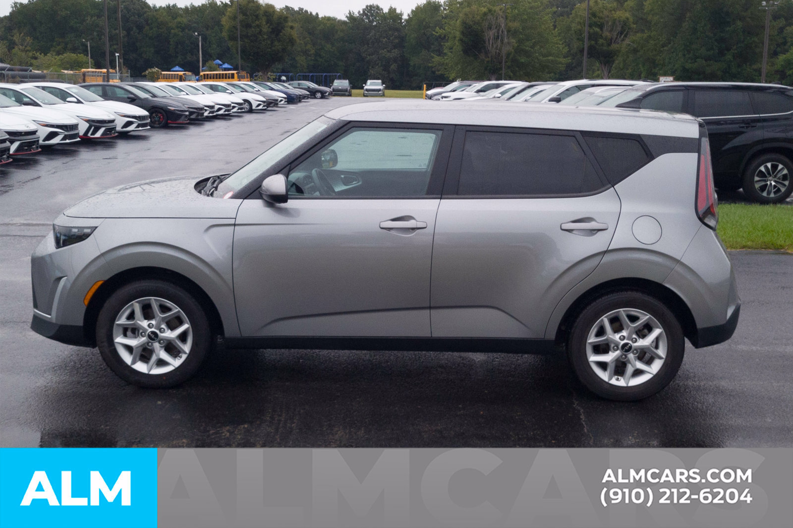 Used 2024 Kia Soul LX w/ Option Group 015 FWD image 10