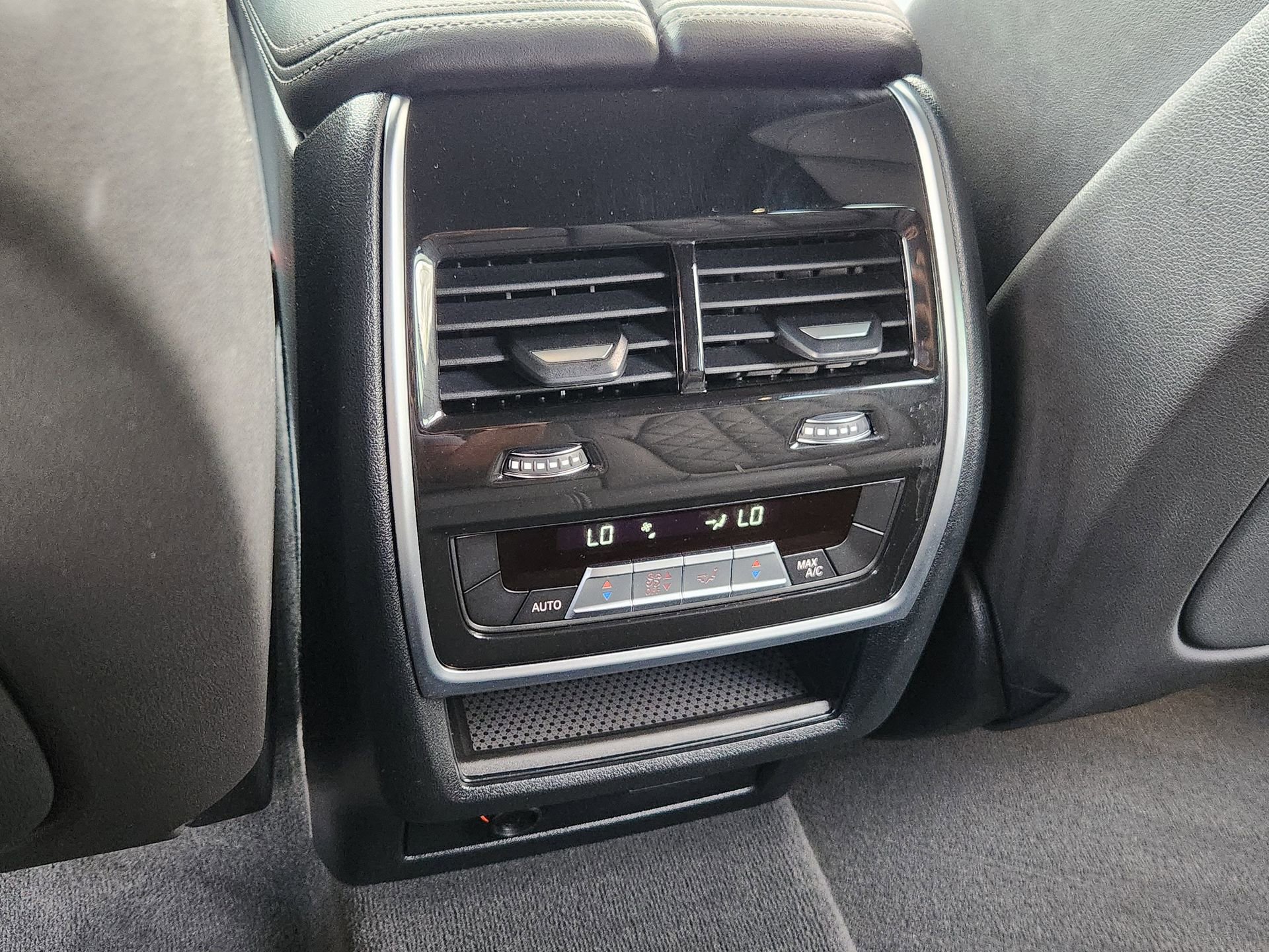 Used 2024 BMW X5 sDrive40i w/ Parking Assistance Package image 29