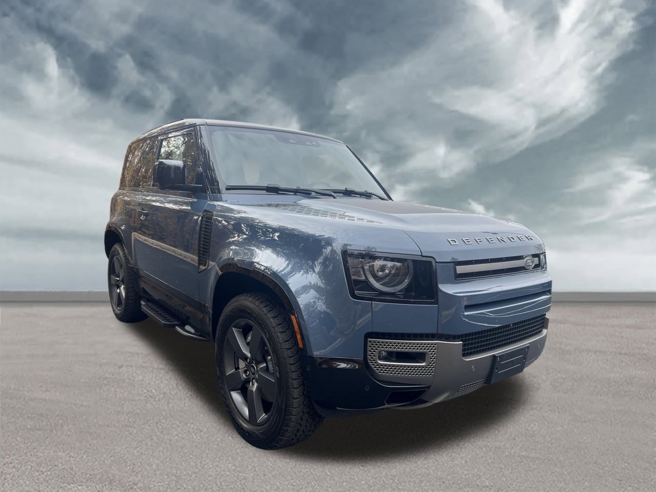 Used 2025 Land Rover Defender 90 X-Dynamic SE image 7