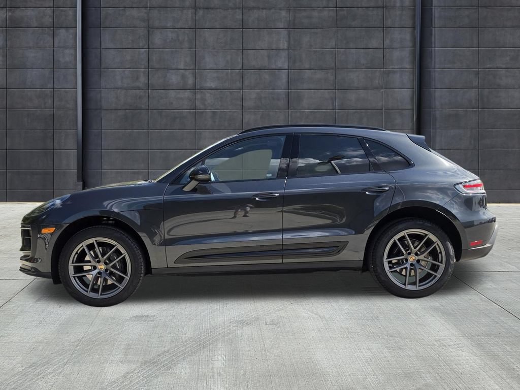 Used 2026 Porsche Macan AWD/4WD image 2