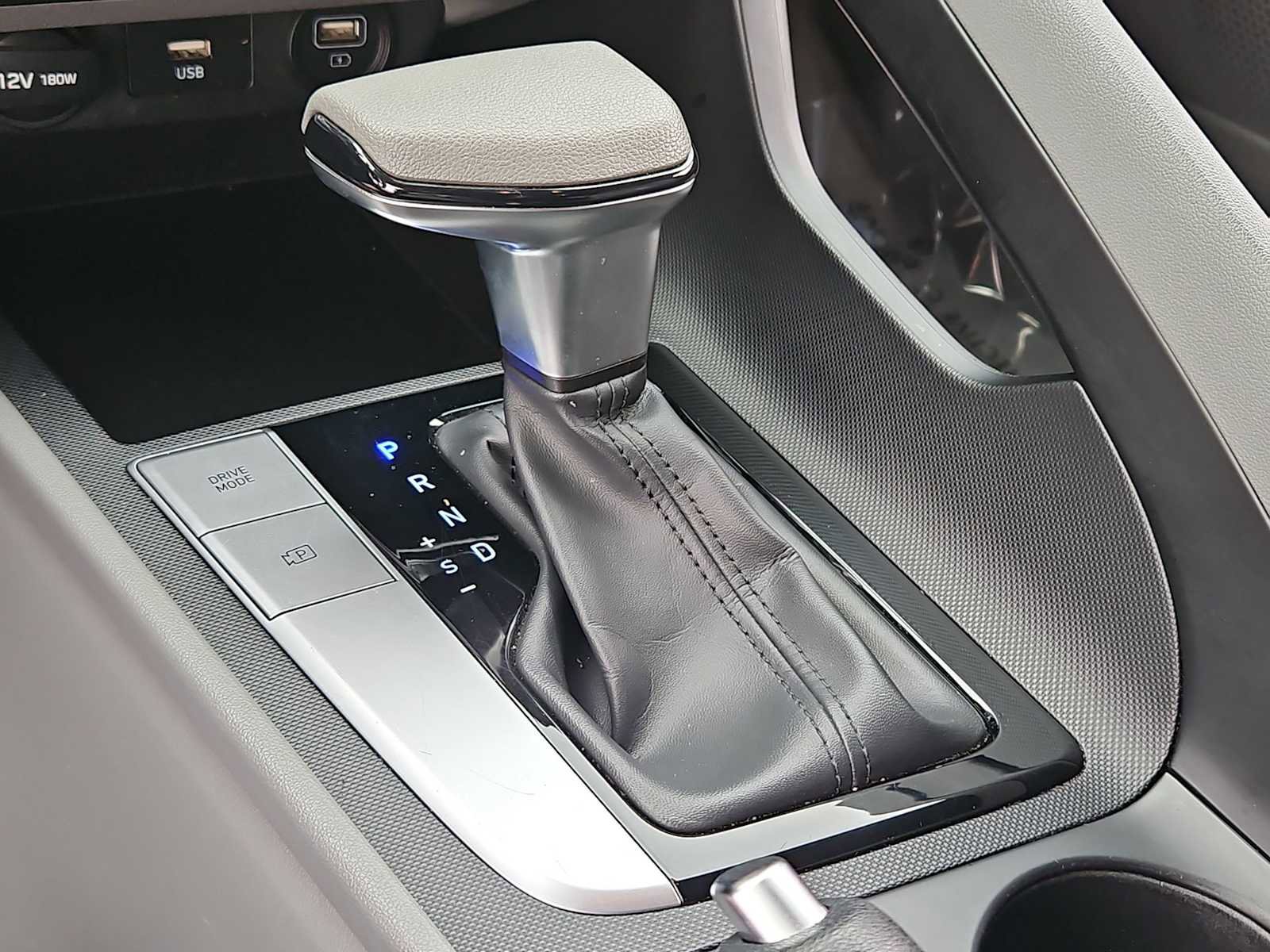 Certified 2023 Hyundai Elantra SEL w/ Preferred Accessory Package image 31