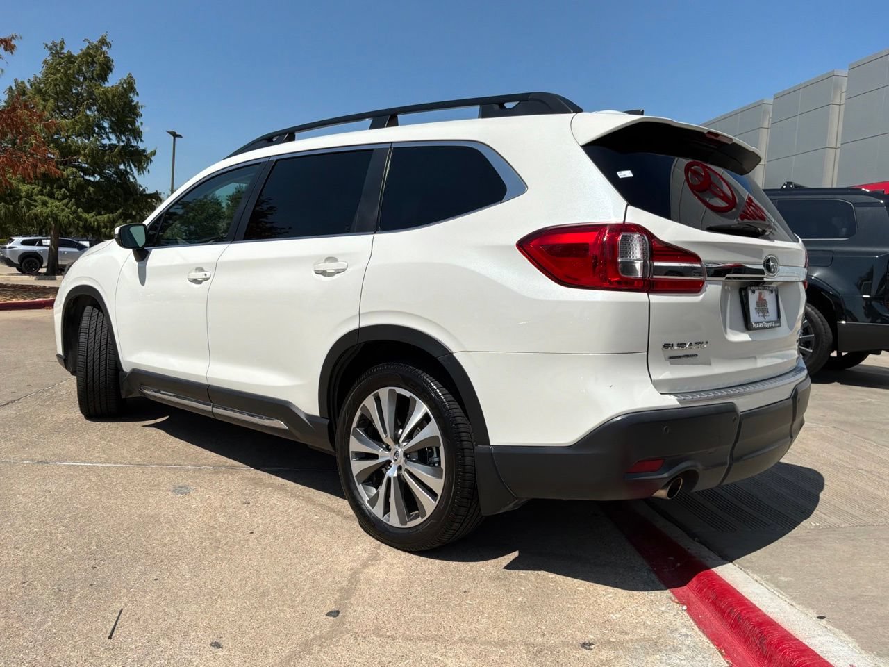 Used 2021 Subaru Ascent Limited w/ Technology Package AWD/4WD image 8