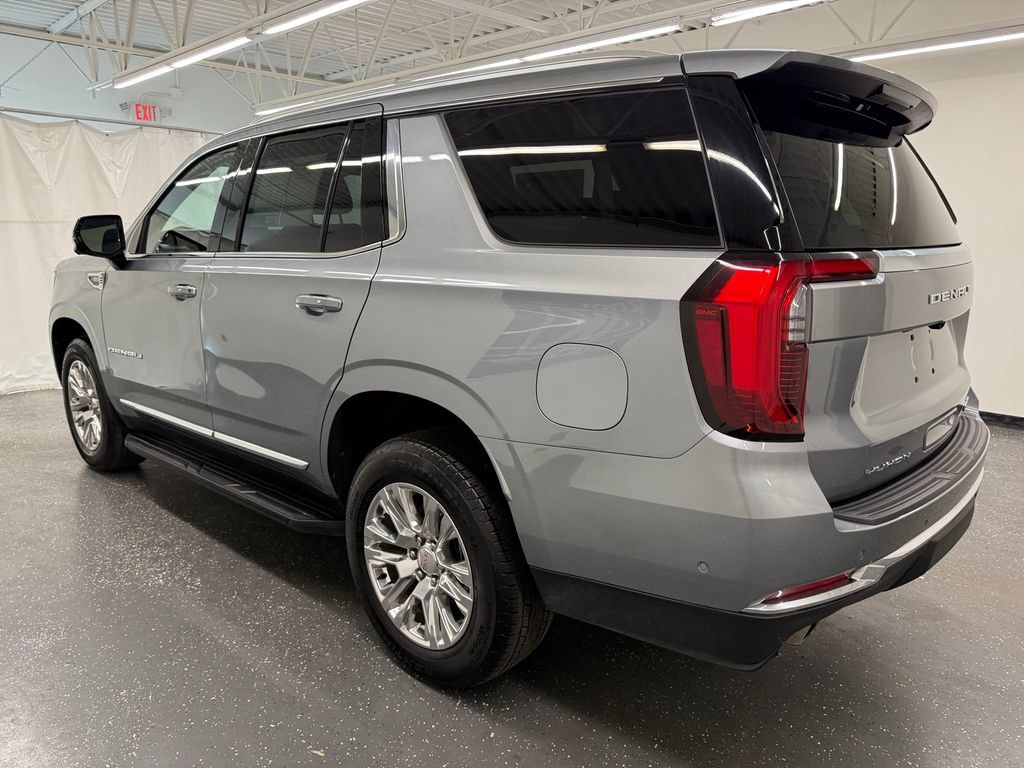 Used 2025 GMC Yukon Denali AWD/4WD image 3