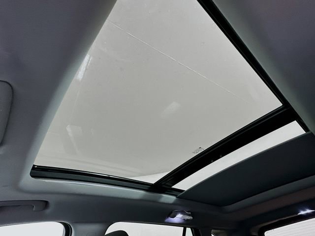 Used 2023 GMC Terrain SLE w/ Driver Convenience Package image 15