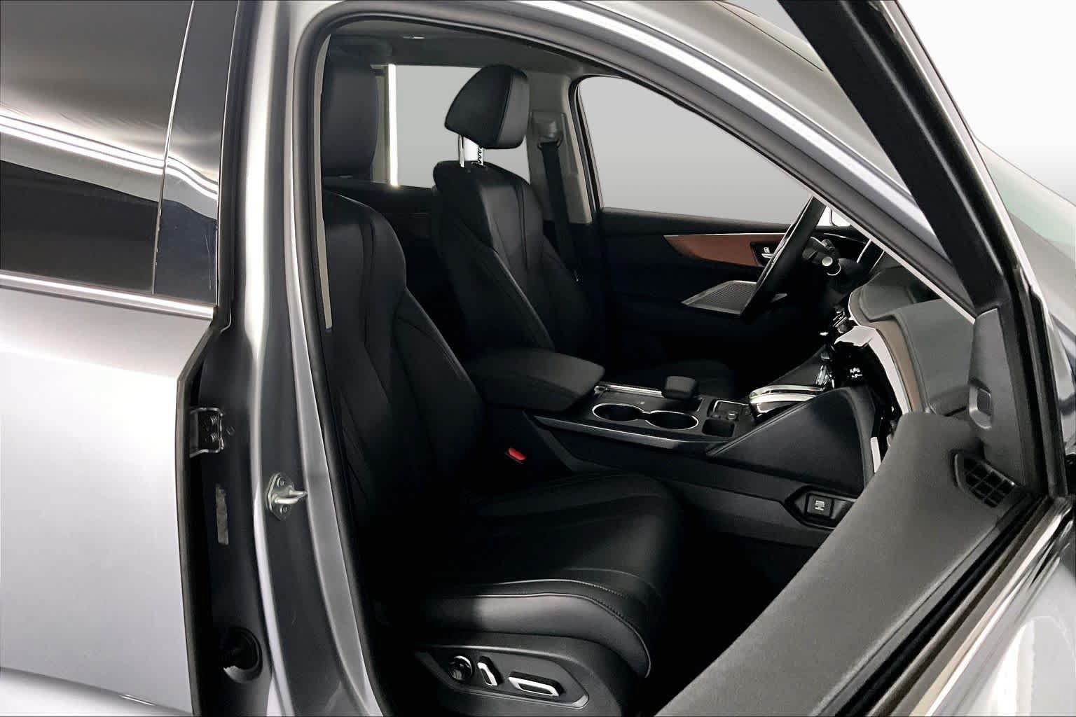 Used 2022 Acura MDX SH-AWD image 8