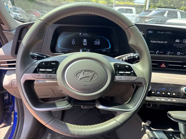 Used 2025 Hyundai Elantra Sport FWD image 17
