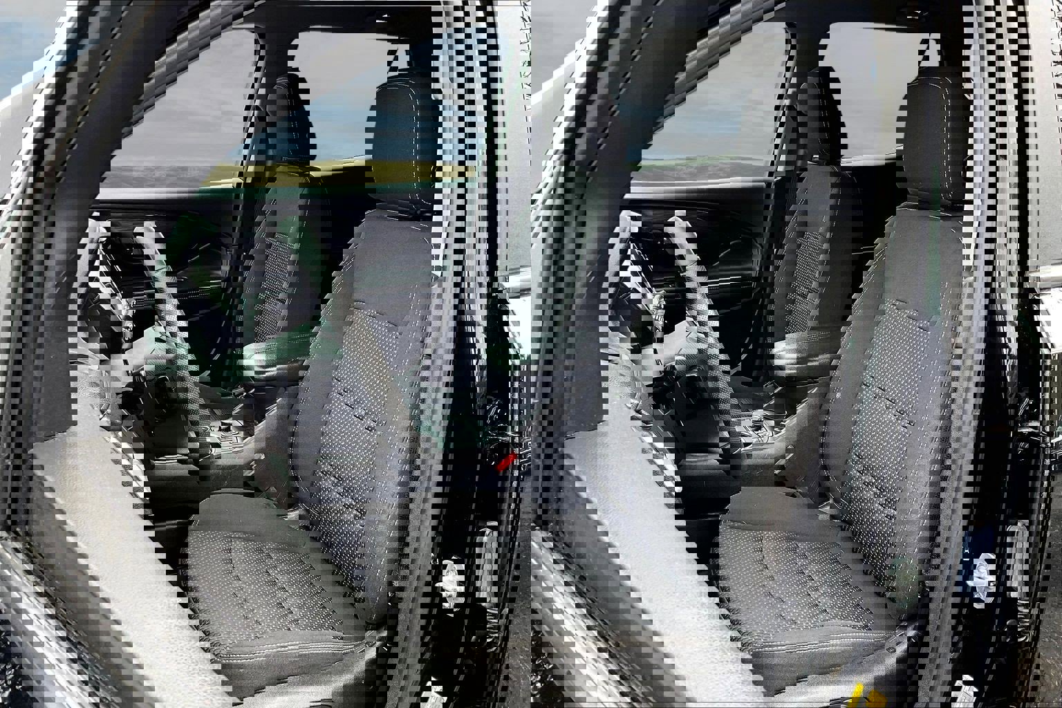 Used 2022 GMC Terrain SLE w/ Driver Convenience Package image 13