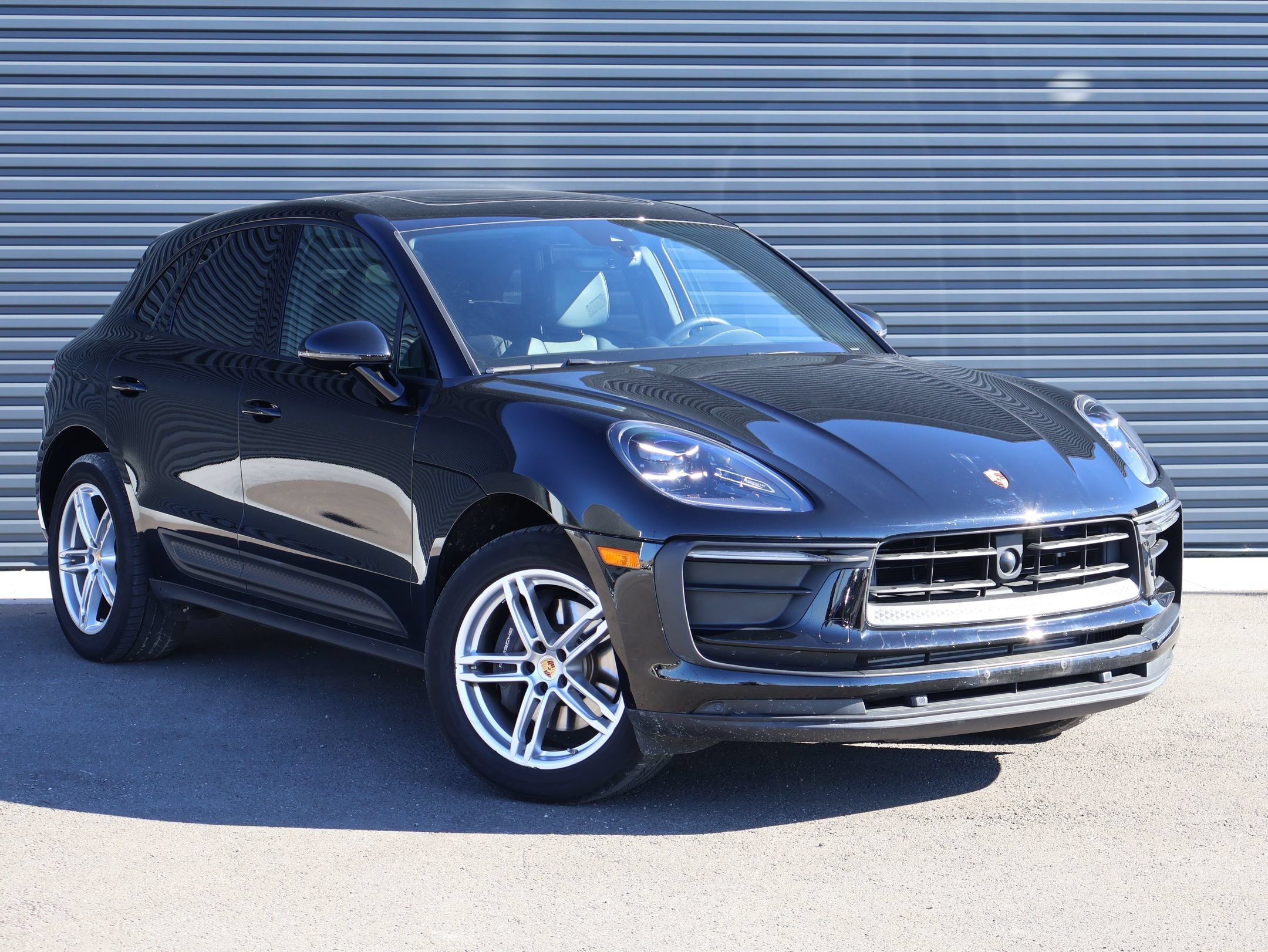 Certified 2023 Porsche Macan AWD/4WD image 8
