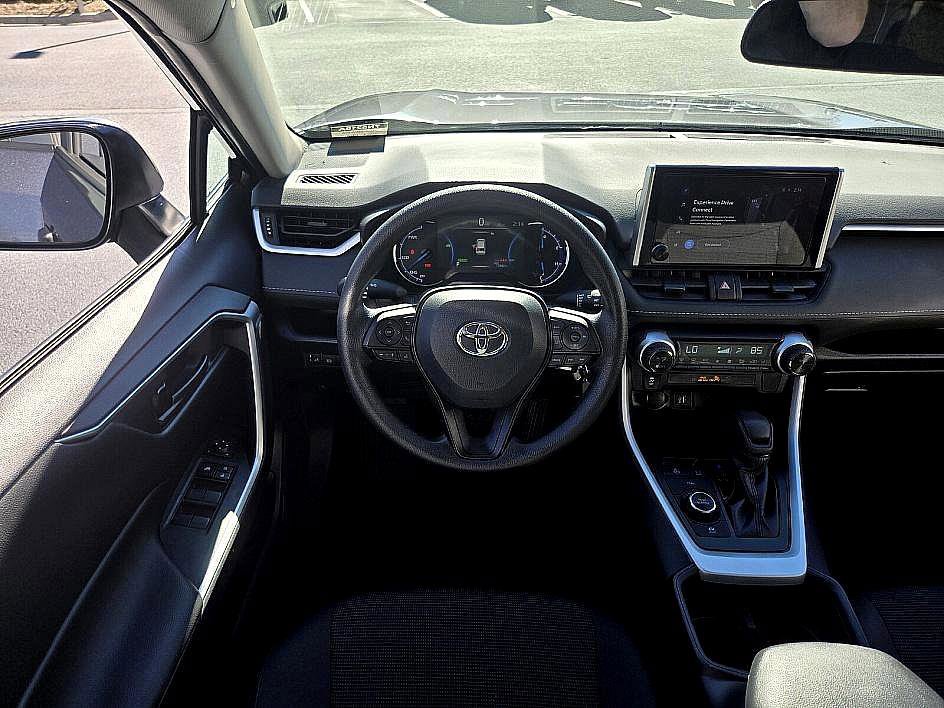 Used 2025 Toyota RAV4 LE image 10