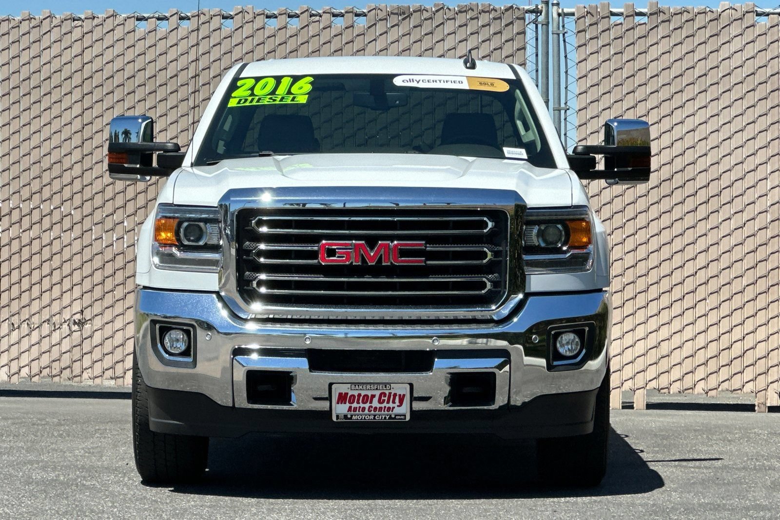 Used 2016 GMC Sierra 2500 SLT w/ Duramax Plus Package RWD image 9