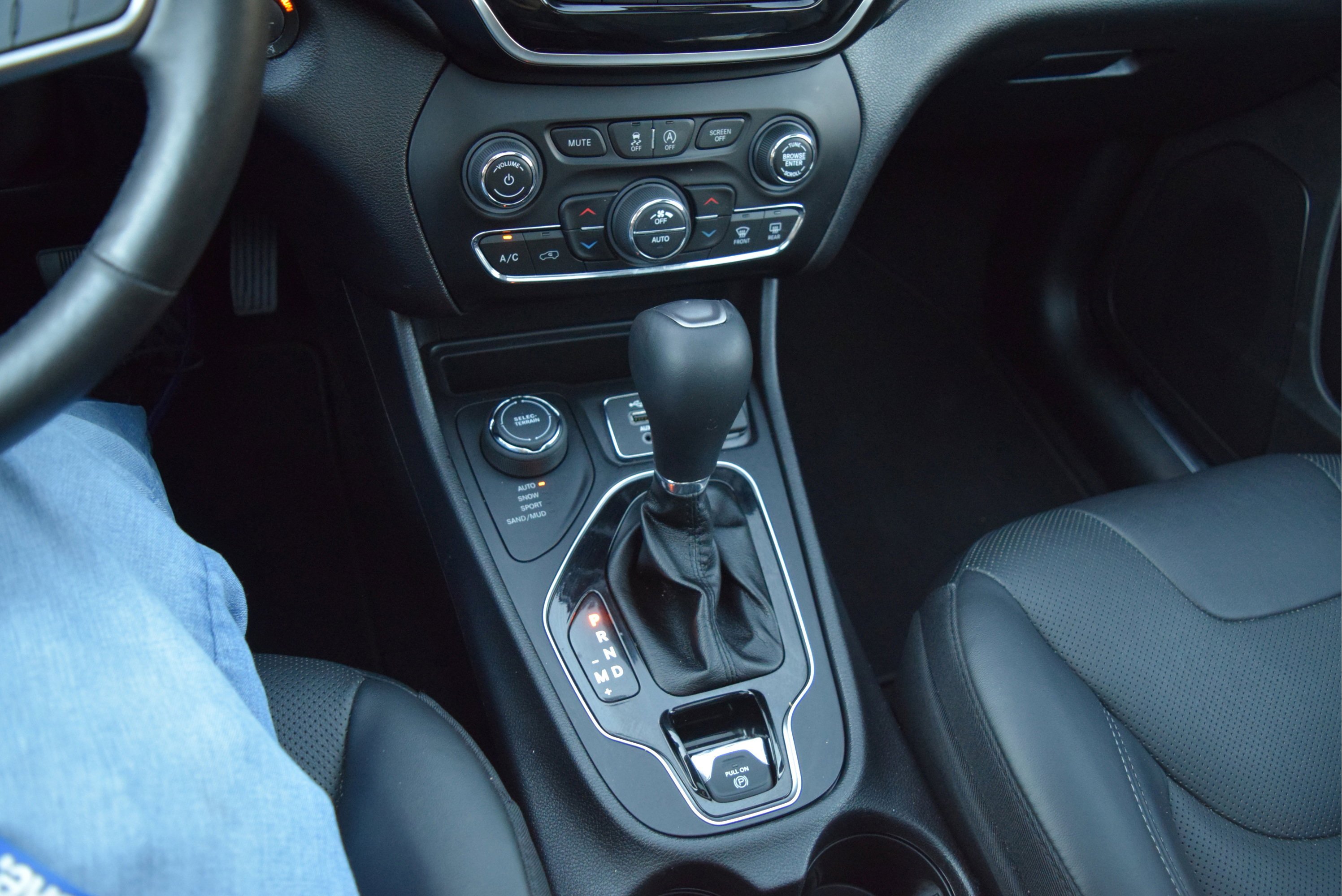 Used 2020 Jeep Cherokee Limited image 15