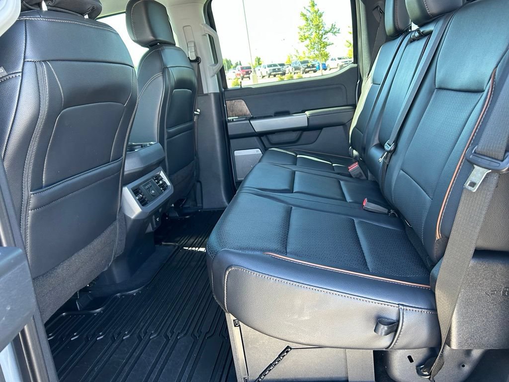 Used 2025 Ford F350 Lariat w/ Lariat Ultimate Package AWD/4WD image 27