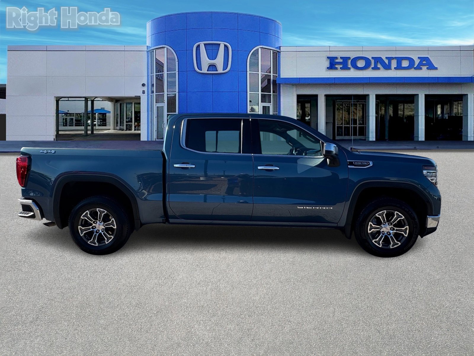 Used 2024 GMC Sierra 1500 SLT image 7