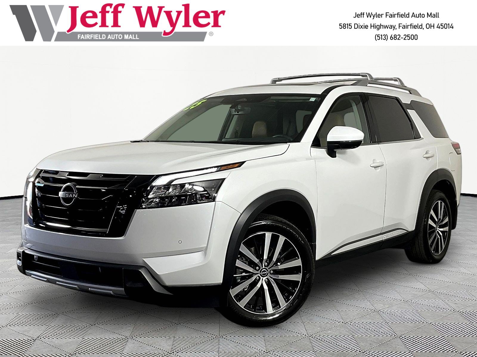 Used 2025 Nissan Pathfinder Platinum w/ Black Appearance Package
