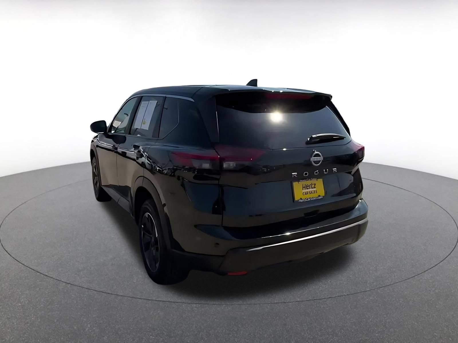 Used 2025 Nissan Rogue SV FWD image 10