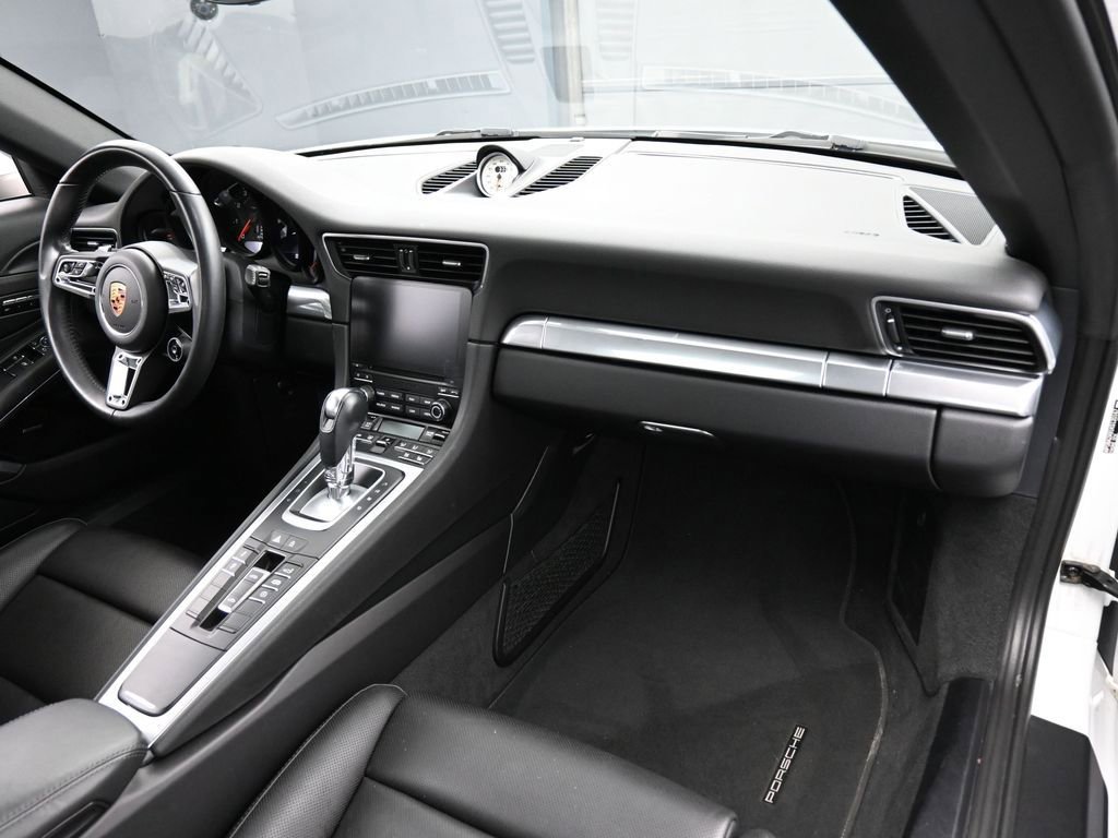 Certified 2019 Porsche 911 Targa 4 AWD/4WD image 29