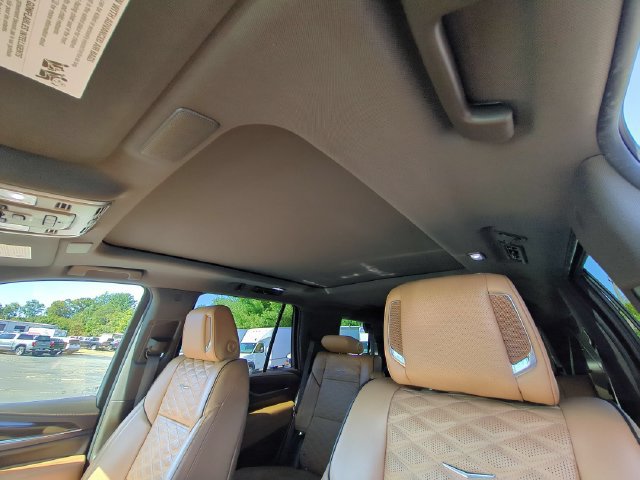 Used 2021 Cadillac Escalade Premium Luxury w/ Performance Package AWD/4WD image 28