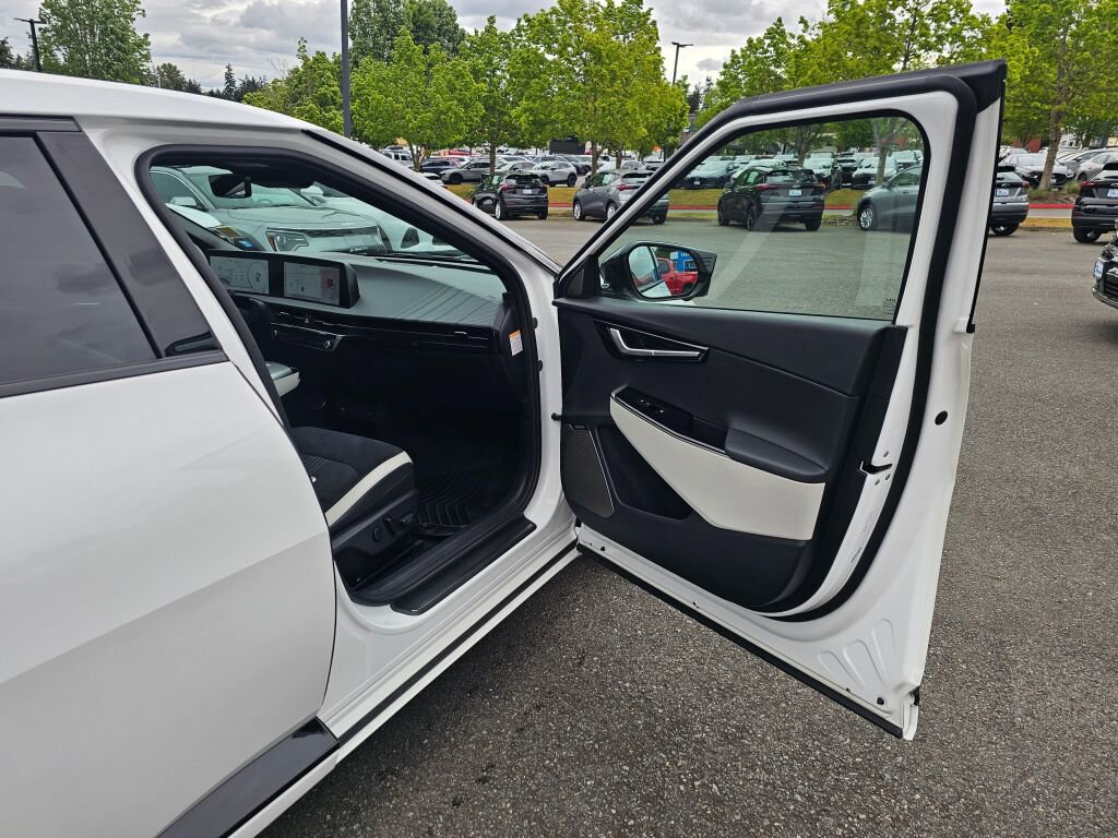 Certified 2024 Kia EV6 GT-Line AWD/4WD image 28