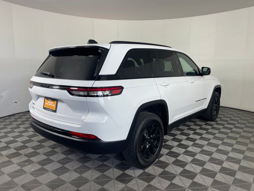 Certified 2025 Jeep Grand Cherokee Altitude AWD/4WD image 6