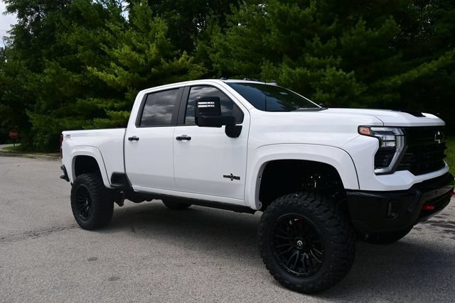 New 2026 Chevrolet Silverado 2500 LT w/ Trail Boss Package