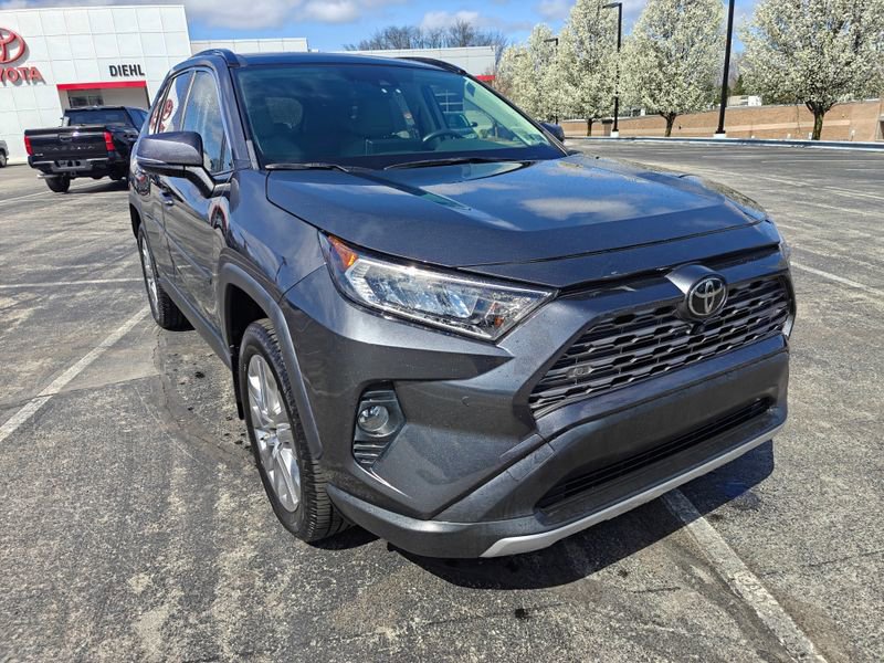 Used 2019 Toyota RAV4 Limited w/ Advanced Technology Package image 3