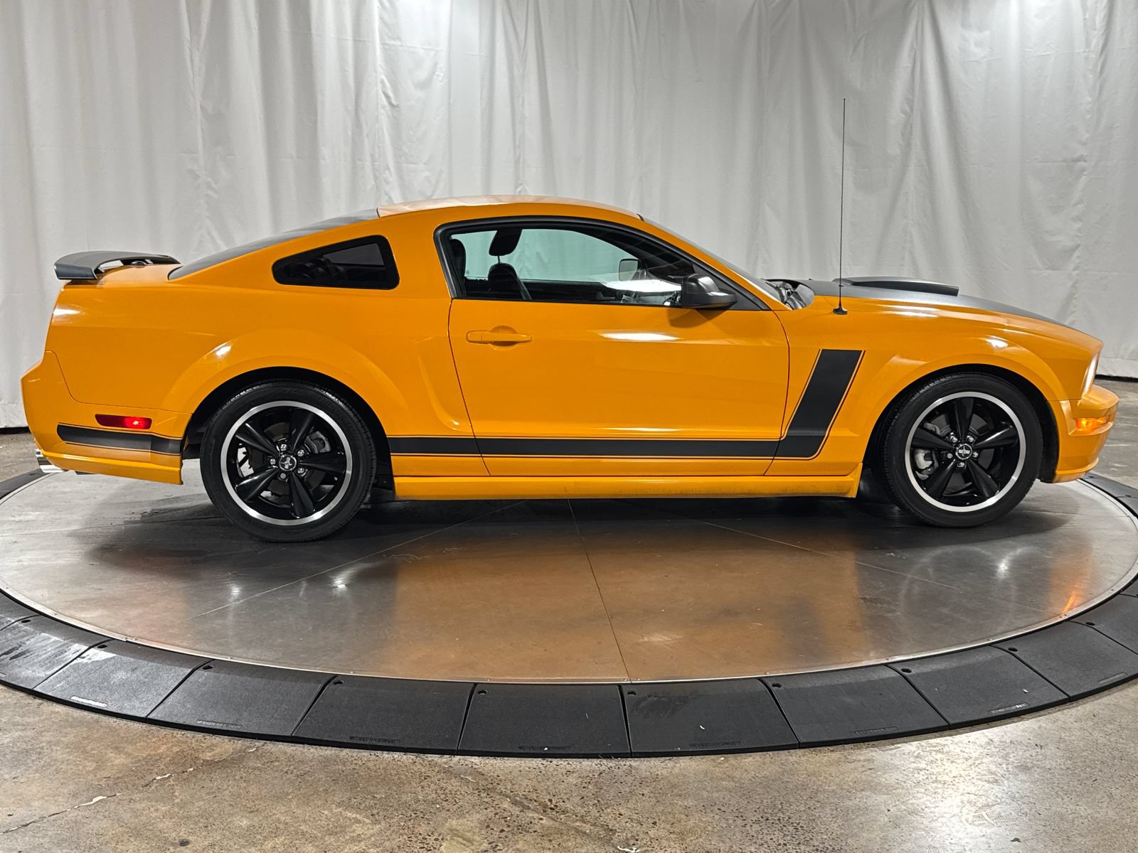 Used 2007 Ford Mustang GT Premium RWD image 6