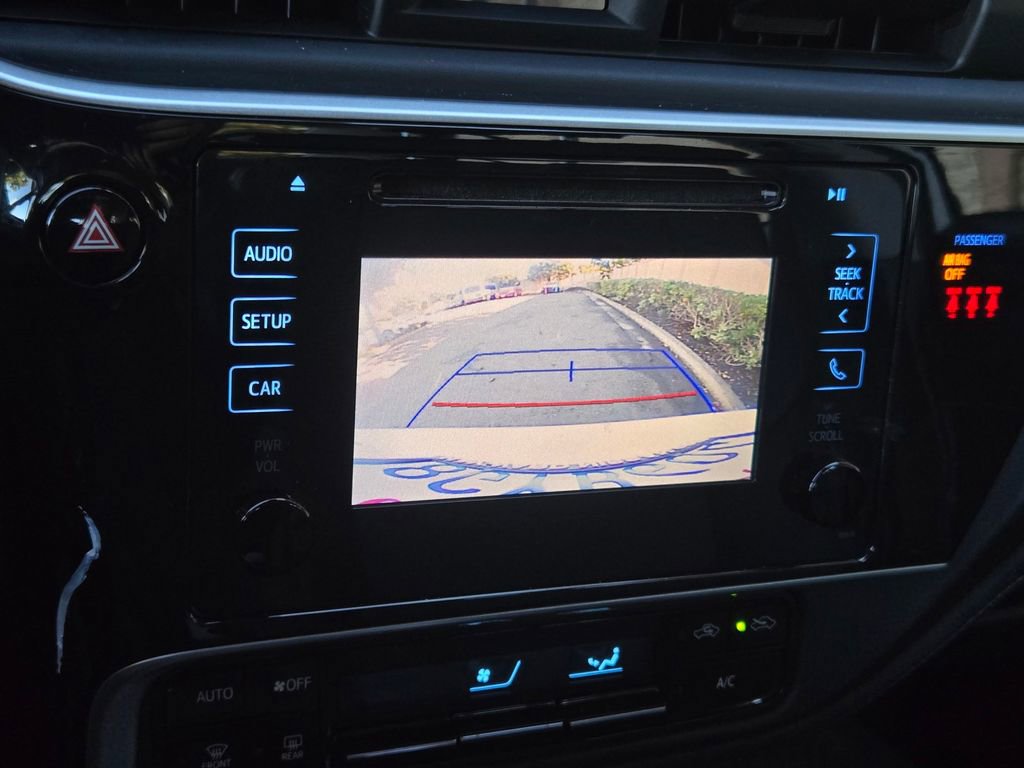 Used 2019 Toyota Corolla SE image 16