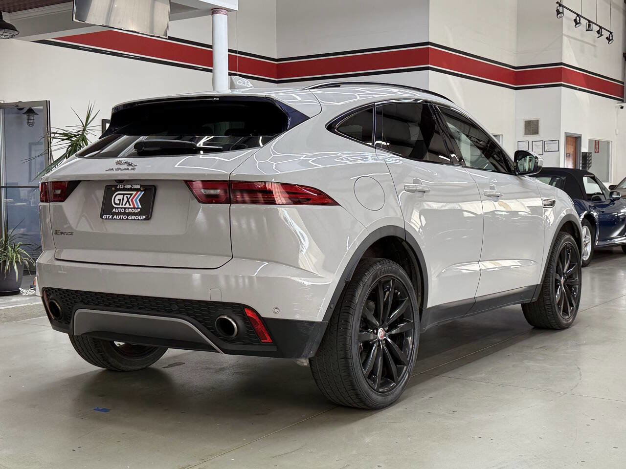 Used 2019 Jaguar E-PACE SE image 5
