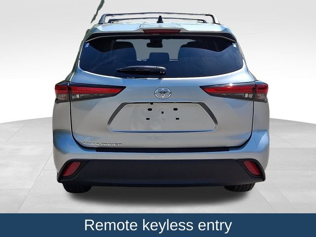 Used 2023 Toyota Highlander L FWD image 6