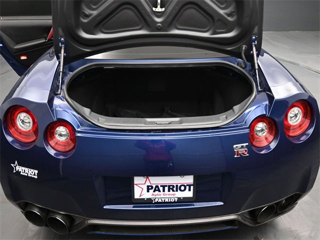 Used 2015 Nissan GT-R Black Edition image 16