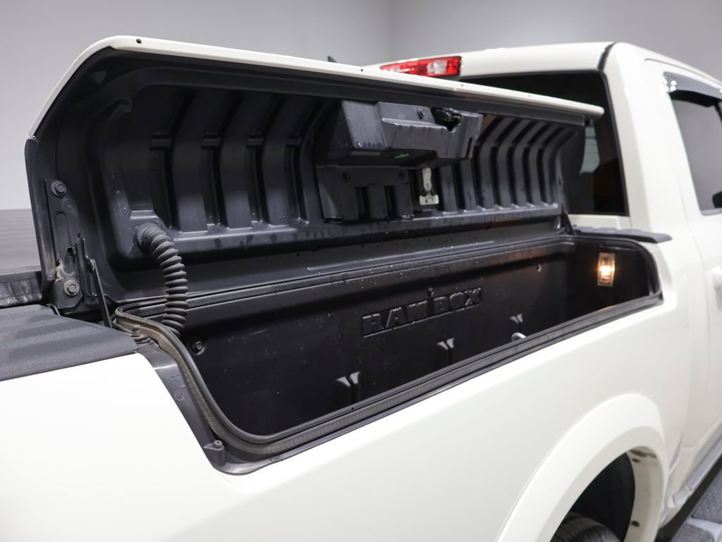 Used 2017 RAM 1500 Limited AWD/4WD image 2