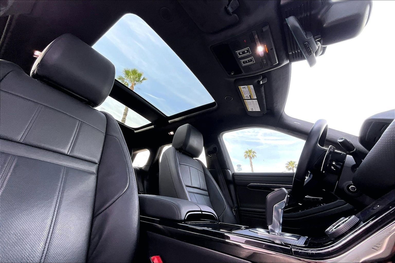 Used 2023 Land Rover Range Rover Evoque HST image 22