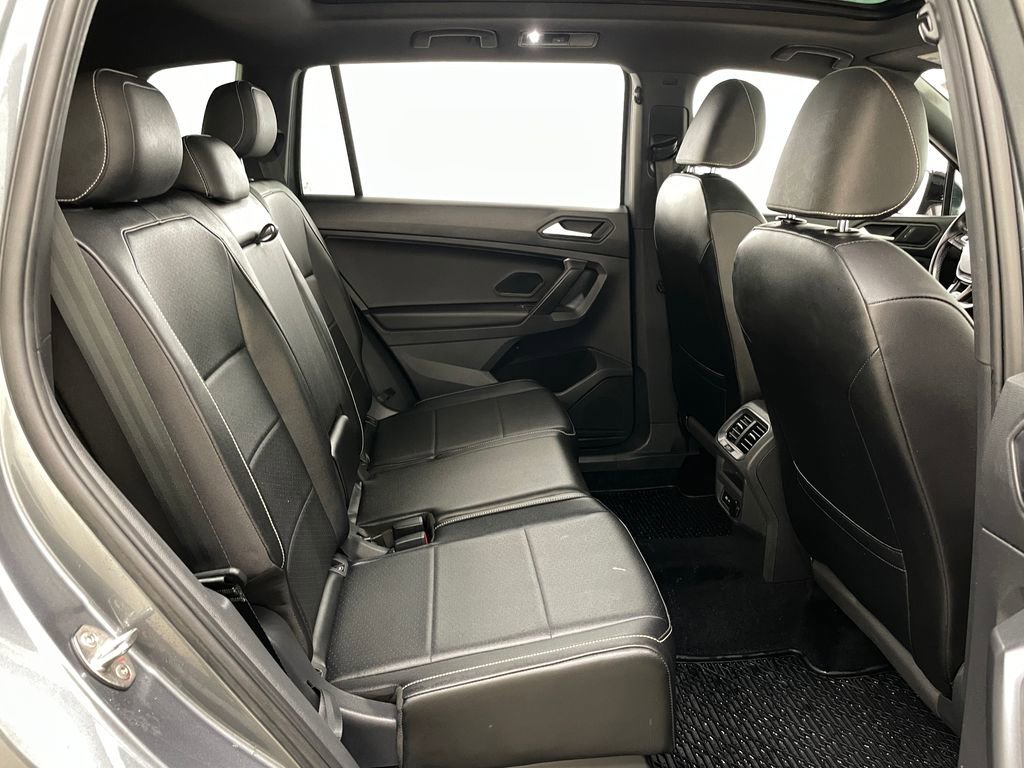 Used 2021 Volkswagen Tiguan SE R-Line image 42