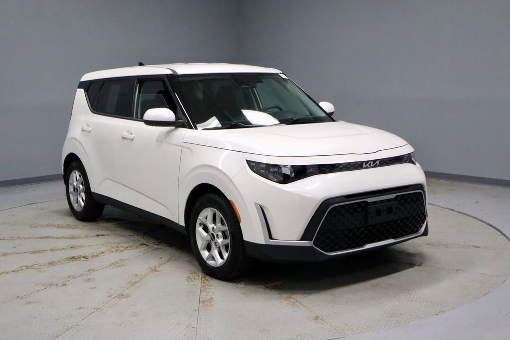 Used 2025 Kia Soul LX w/ LX Technology Package