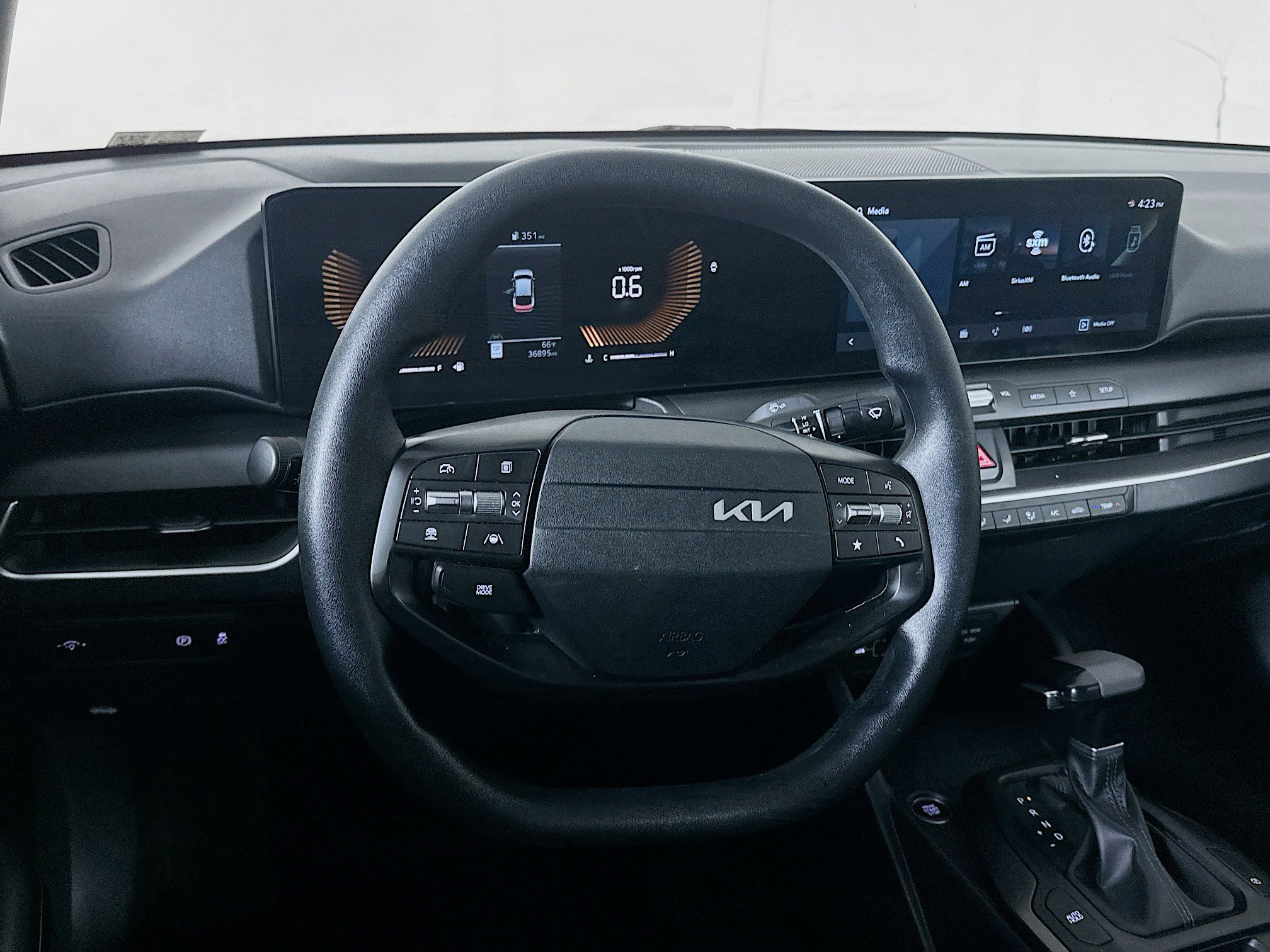 Used 2025 Kia K4 LXS image 18