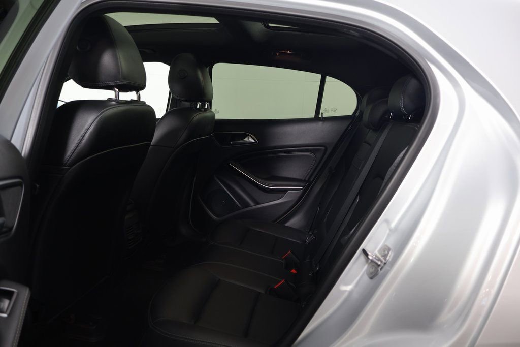 Used 2020 Mercedes-Benz GLA 250 4MATIC image 11